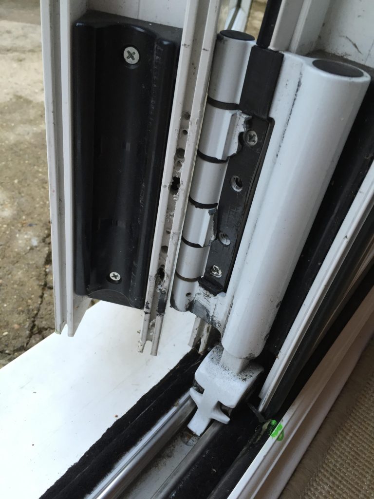 Liniar Bottom Roller Bi-folding Door Hinge