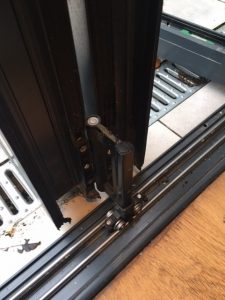 Bifold door repair tooting