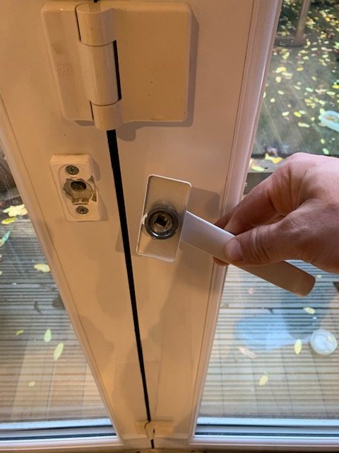 bifold door repair broken intermediate handle